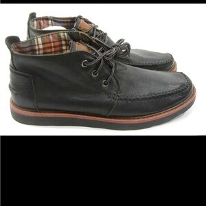 Toms Chukka Boots Black Leather Lined Lace Up Men's Size 8 Plaid Lining